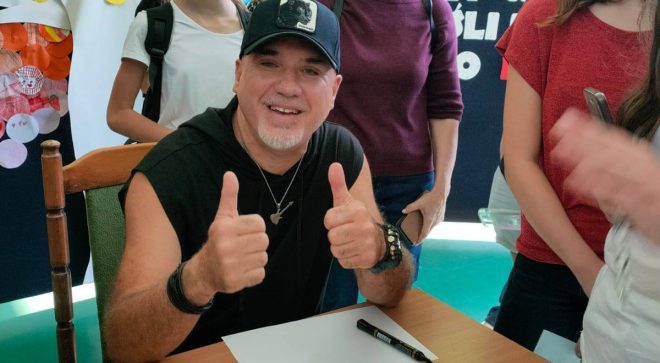 „Stop hejtowi i mowie nienawiści” – warsztaty z Szymonem Wydrą w Szkole Podstawowej w Chlewiskach