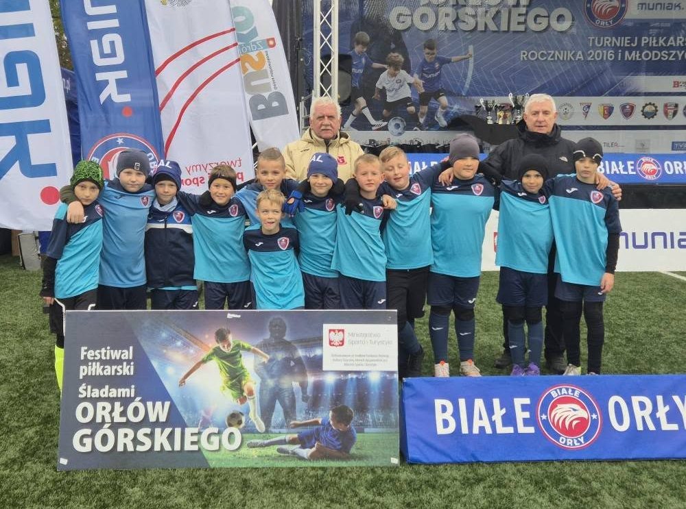 Młodzi piłkarze UKS Hubal Chlewiska na Festiwalu Piłkarskim „Śladami Orłów Górskiego” w Busku-Zdroju