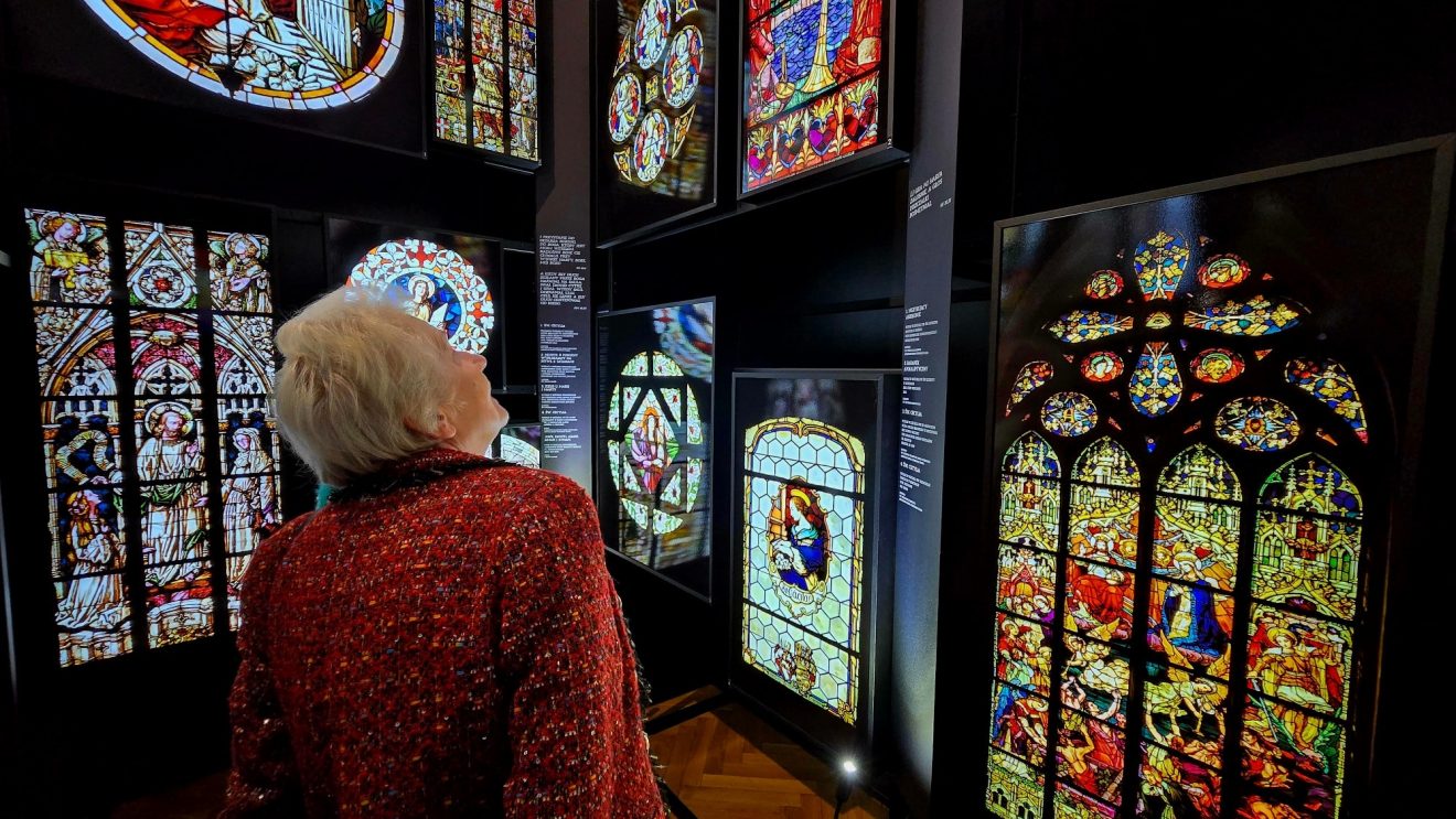 „Muzyka światła” w Szydłowcu. Uroczyste otwarcie niezwykłej wystawy.