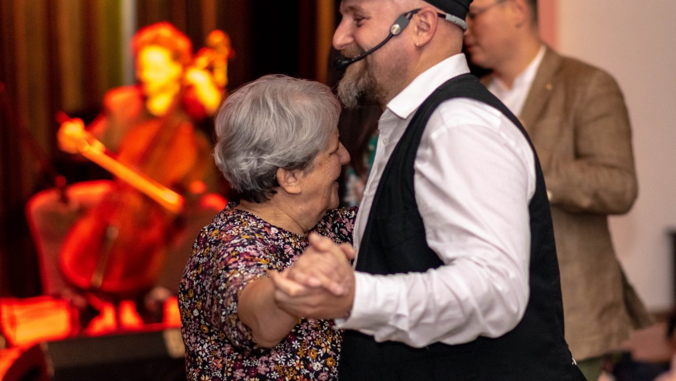 Dawne melodie zabrzmiały w Szydłowcu. Spotkanie z cyklu „Cymes – spotkania z kulturą żydowską”