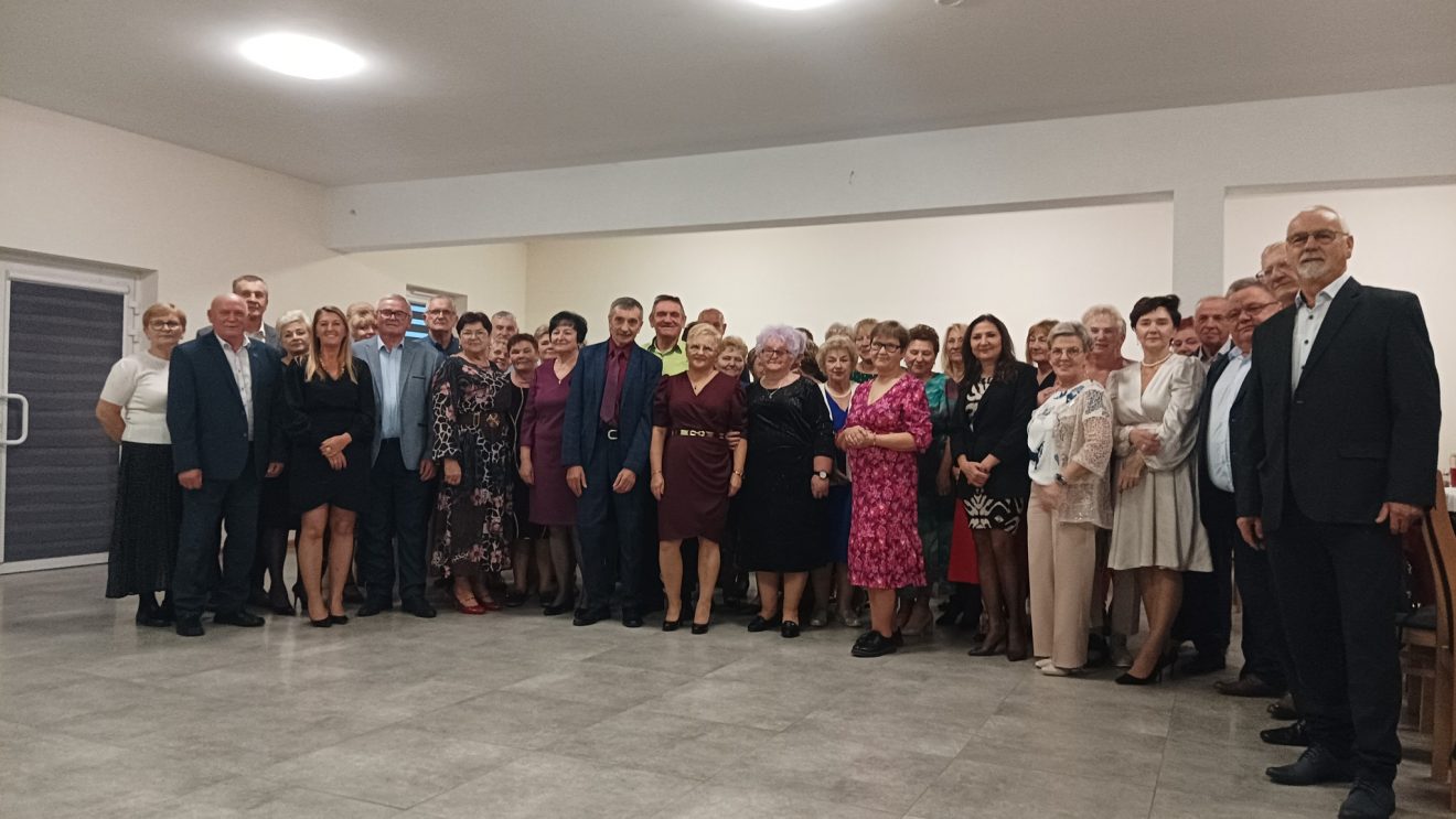 Europejski Dzień Seniora w Mirowie – radość, taniec i integracja! Europejski Dzień Seniora w Mirowie – radość, taniec i integracja!