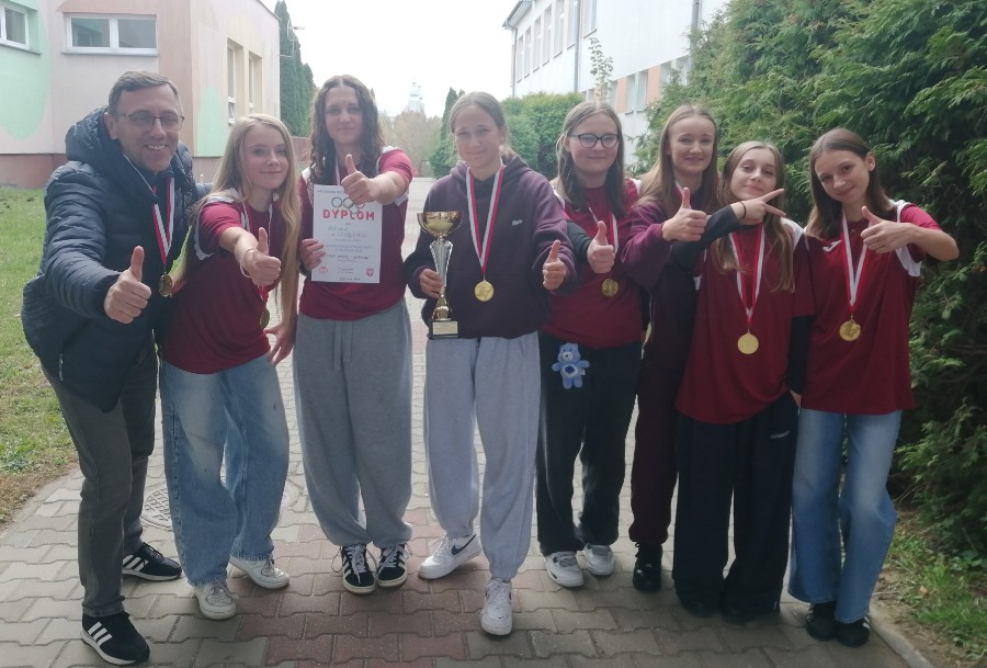 Sukces sportowy uczennic PSP nr 2 w Szydłowcu Sukces sportowy uczennic PSP nr 2 w Szydłowcu