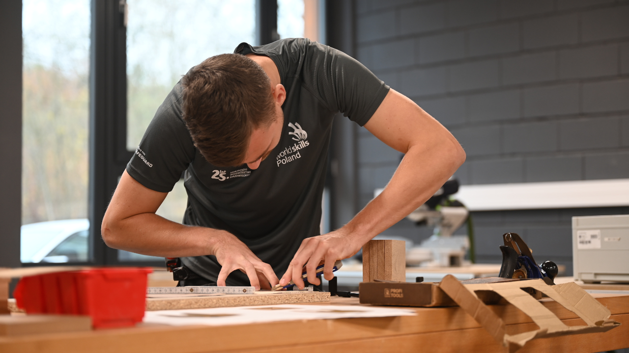 Lepszy fach w ręku czy dyplom uczelni? Lepszy fach w ręku czy dyplom uczelni?