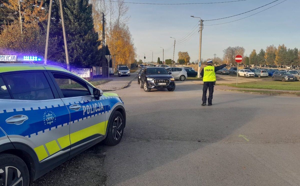 Policyjna akcja „Wszystkich Świętych 2025” w powiecie szydłowieckim. Bez większych zagrożeń, choć nie obyło się bez kolizji Policyjna akcja „Wszystkich Świętych 2025” w powiecie szydłowieckim. Bez większych zagrożeń, choć nie obyło się bez kolizji
