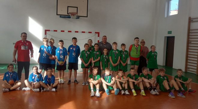 „Ręczna na Orliku” w Orońsku – ponad 150 młodych szczypiornistów walczyło o awans do finału wojewódzkiego