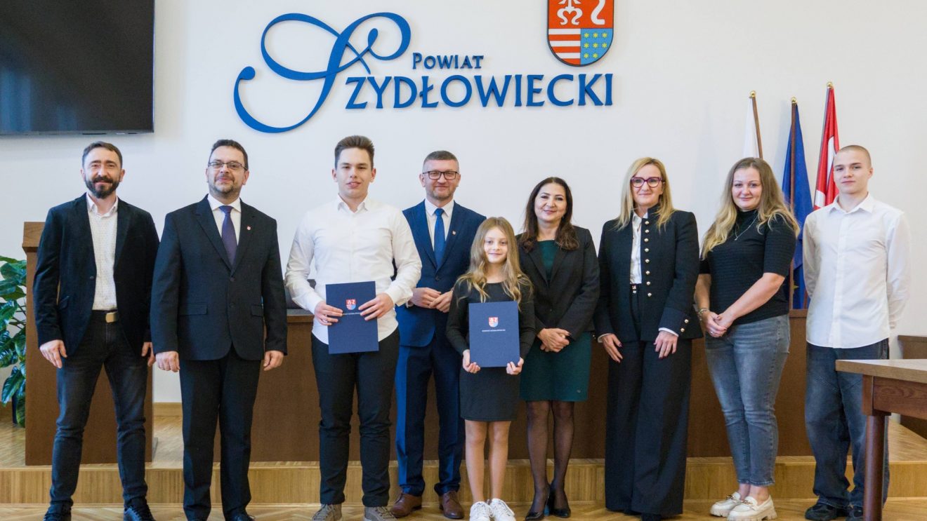 Młodzi sportowcy z Powiatu Szydłowieckiego nagrodzeni za wybitne osiągnięcia Młodzi sportowcy z Powiatu Szydłowieckiego nagrodzeni za wybitne osiągnięcia