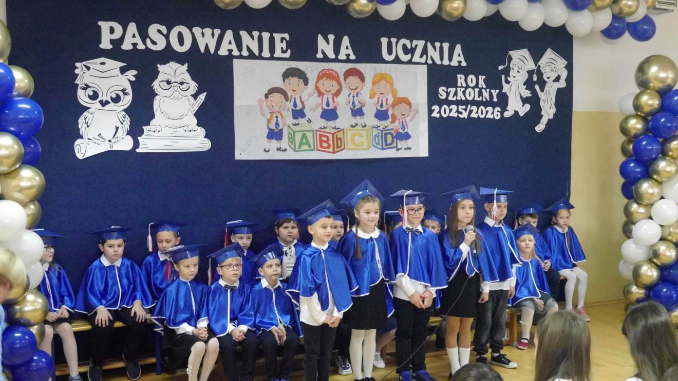 Ślubowali naukę i przyjaźń. Pierwszoklasiści z Mirowa oficjalnie uczniami