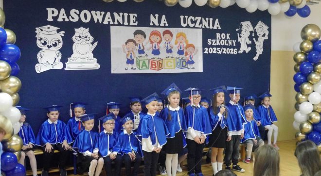 Ślubowali naukę i przyjaźń. Pierwszoklasiści z Mirowa oficjalnie uczniami