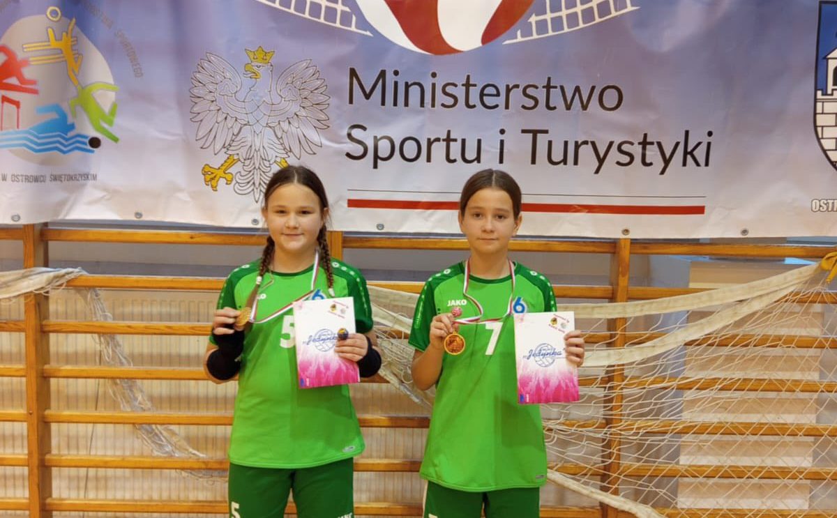 Udany występ młodych siatkarek z Akademii Skrzata w ogólnopolskim turnieju Udany występ młodych siatkarek z Akademii Skrzata w ogólnopolskim turnieju