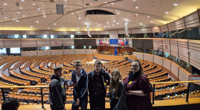 „Z Mazowsza do Brukseli” – młodzież z Orońska rozwija kompetencje liderów