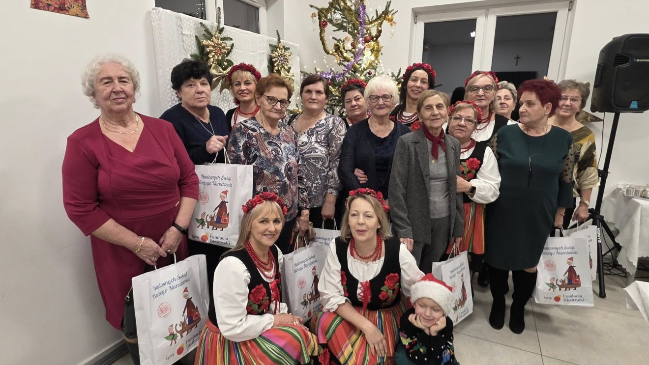 Koło Gospodyń Wiejskich w Lipienicach podsumowało rok spotkań z seniorami podczas świątecznego wydarzenia Koło Gospodyń Wiejskich w Lipienicach podsumowało rok spotkań z seniorami podczas świątecznego wydarzenia