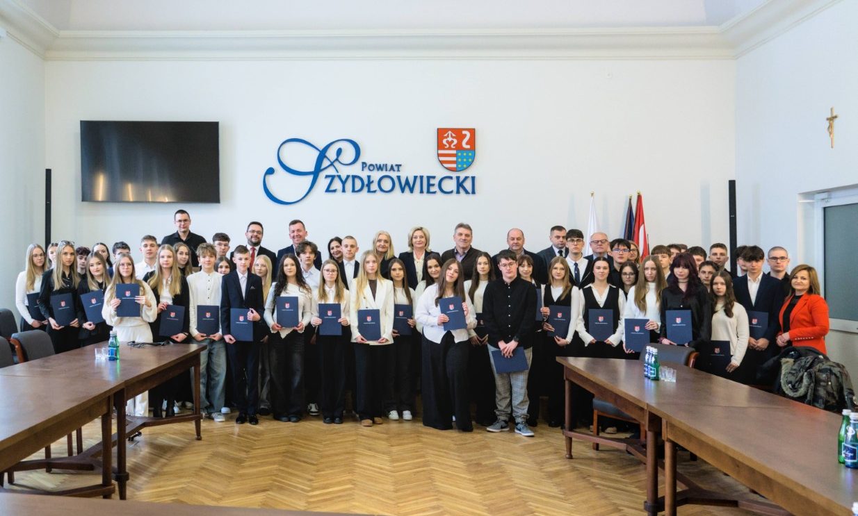 Najlepsi uczniowie nagrodzeni. Wręczono Stypendia Starosty Szydłowieckiego Najlepsi uczniowie nagrodzeni. Wręczono Stypendia Starosty Szydłowieckiego