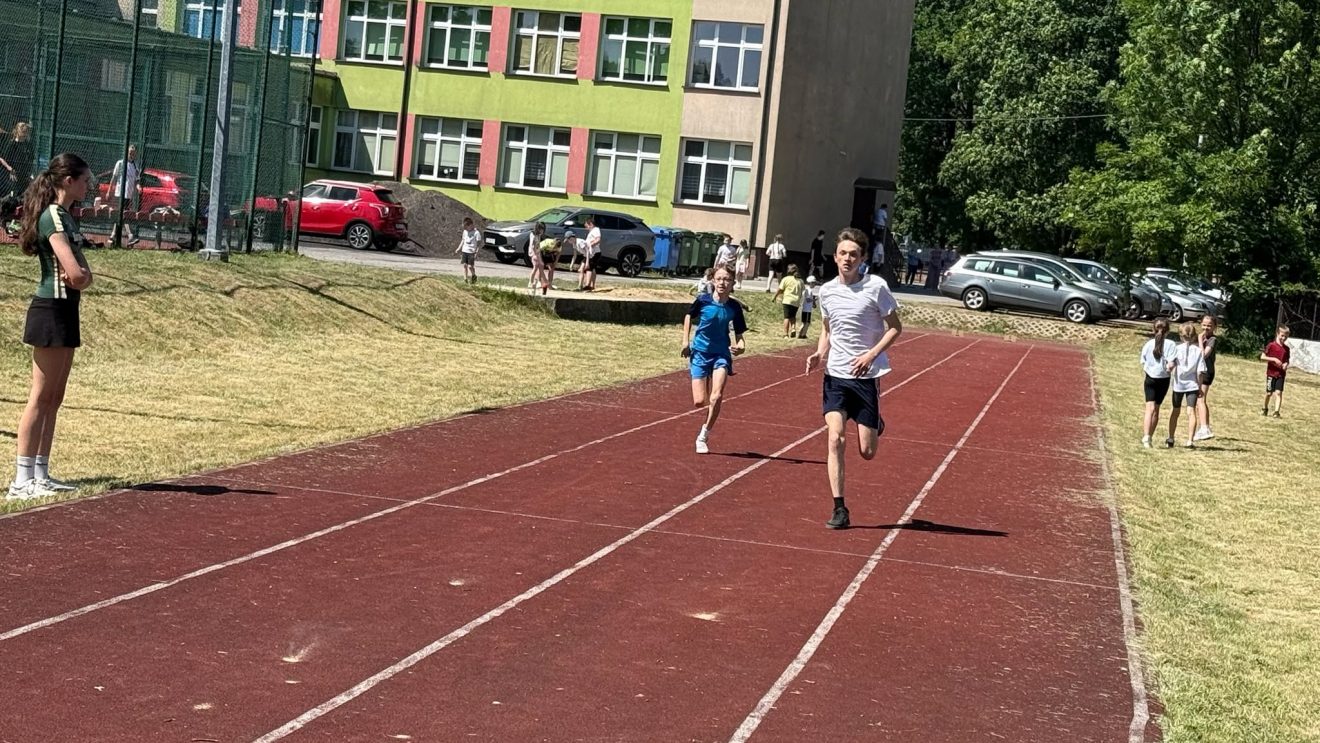 Młodzi lekkoatleci rywalizowali podczas II Międzyszkolnych Igrzysk Lekkoatletycznych Młodzi lekkoatleci rywalizowali podczas II Międzyszkolnych Igrzysk Lekkoatletycznych