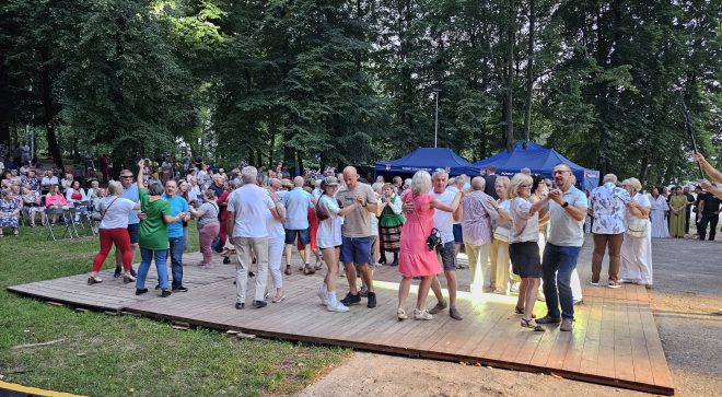 Tradycja, muzyka i regionalne smaki nad zalewem. Za nami IV Powiatowy Przegląd Dorobku Artystycznego i Kulinarnego Gmin!
