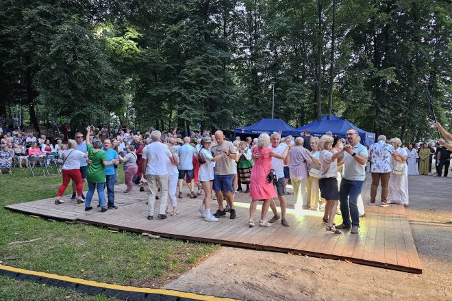 Tradycja, muzyka i regionalne smaki nad zalewem. Za nami IV Powiatowy Przegląd Dorobku Artystycznego i Kulinarnego Gmin!