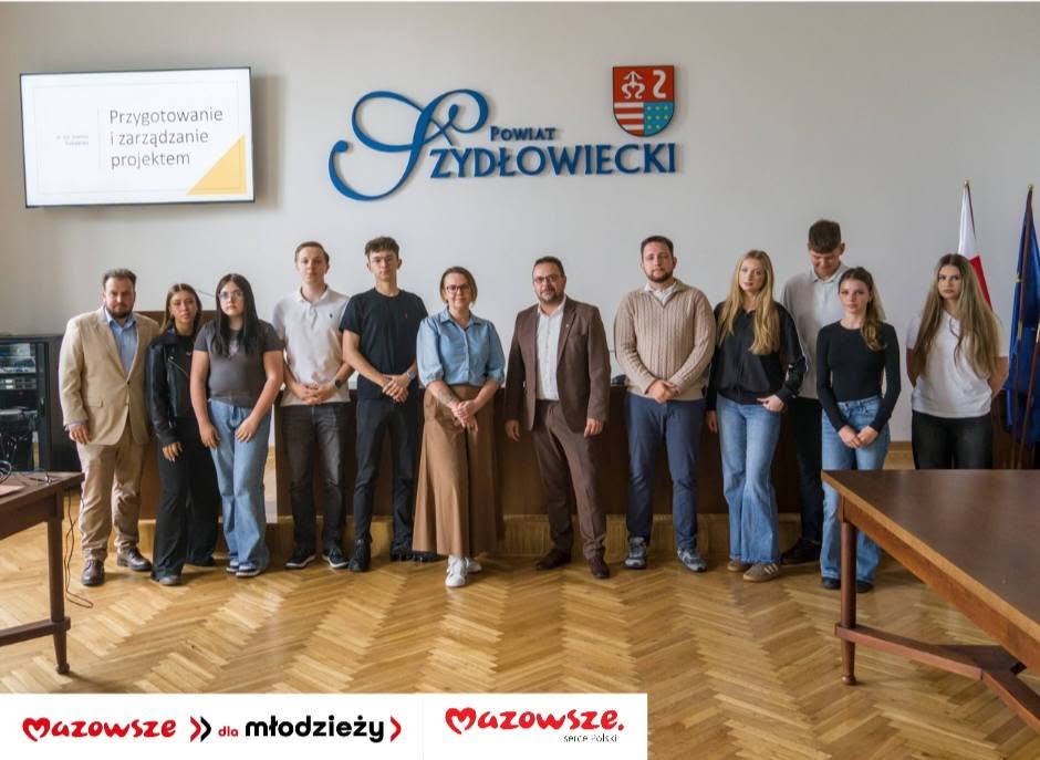 Młodzieżowa Rada Powiatu w Szydłowcu uczy się pozyskiwać fundusze. Trwa cykl szkoleń Młodzieżowa Rada Powiatu w Szydłowcu uczy się pozyskiwać fundusze. Trwa cykl szkoleń