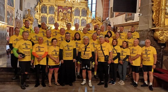 Rowerzyści z Szydłowca i Starachowic ruszyli na Jasną Górę. Rozpoczęła się tegoroczna pielgrzymka