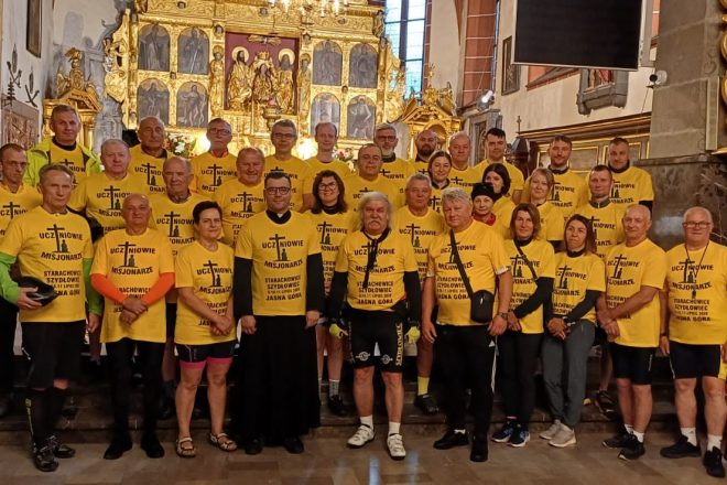 Rowerzyści z Szydłowca i Starachowic ruszyli na Jasną Górę. Rozpoczęła się tegoroczna pielgrzymka