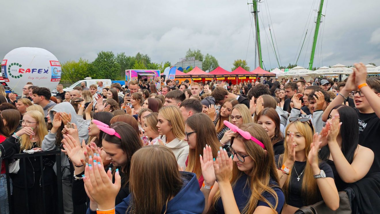 Muzyczny maraton na stadionie Szydłowianki. Za nami 14. edycja Pomidzi Hit Festiwalu