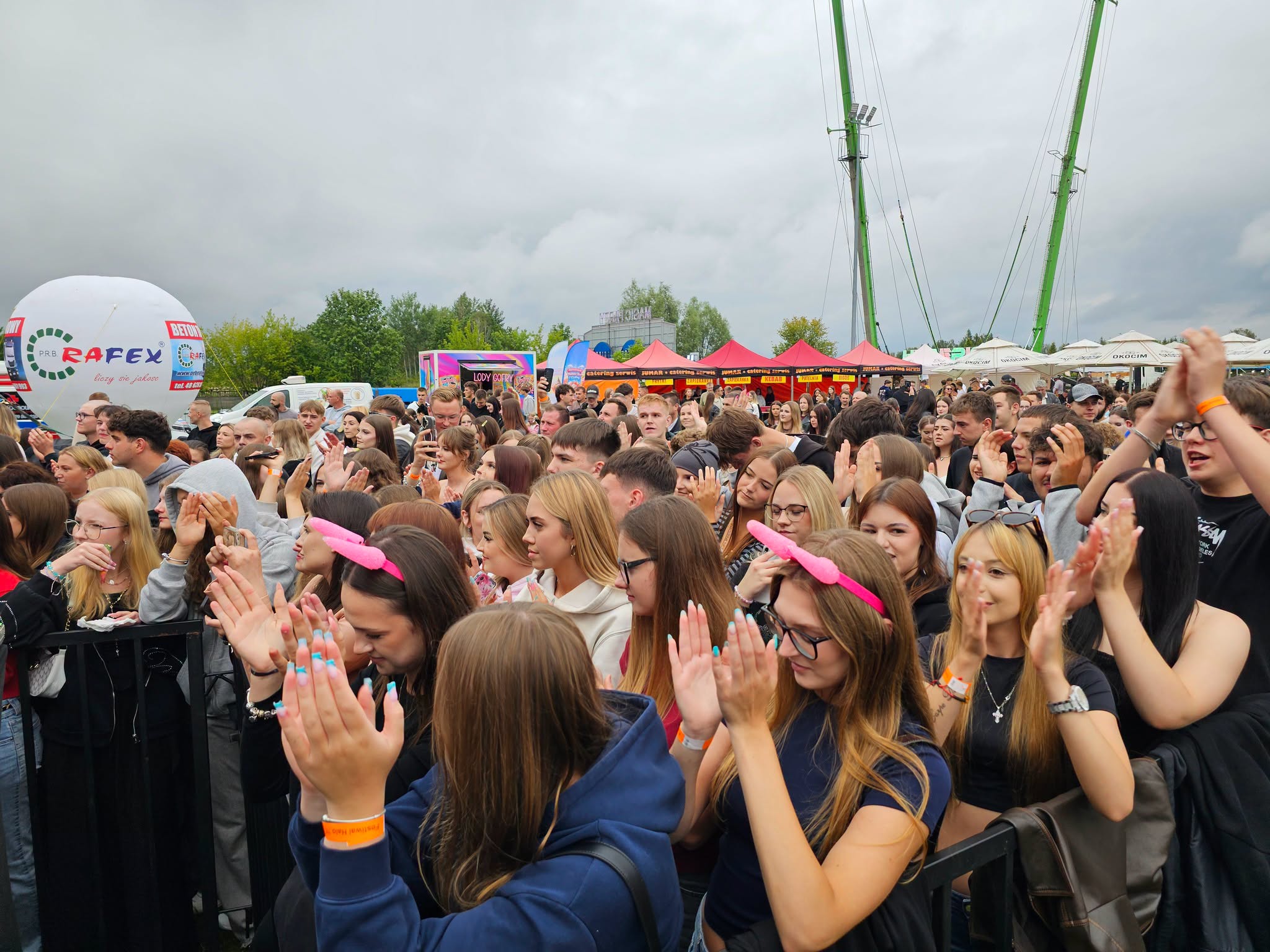 Muzyczny maraton na stadionie Szydłowianki. Za nami 14. edycja Pomidzi Hit Festiwalu