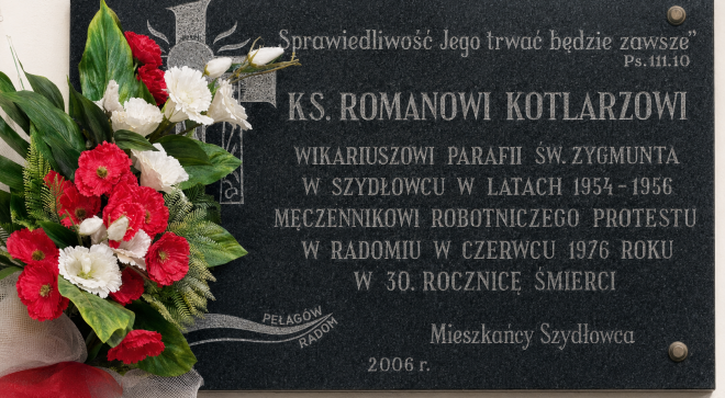20 lat temu odsłonięto w Szydłowcu tablicę poświęconą ks. Romanowi Kotlarzowi