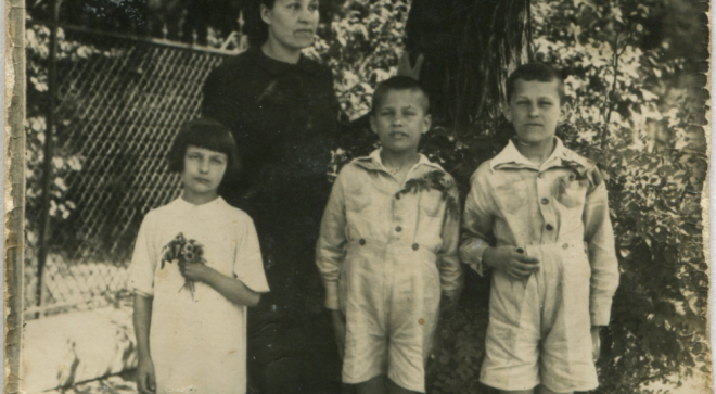 82 lata od wybuchu Powstania Warszawskiego. Ich mogiły znajdują się w Szydłowcu