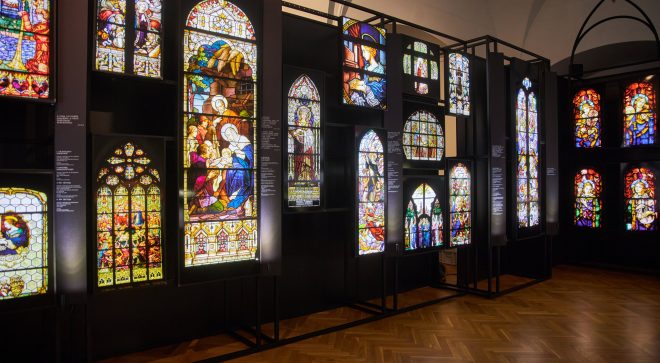 Prestiżowe nagrody dla szydłowieckiego muzeum za wyjątkową wystawę o witrażach