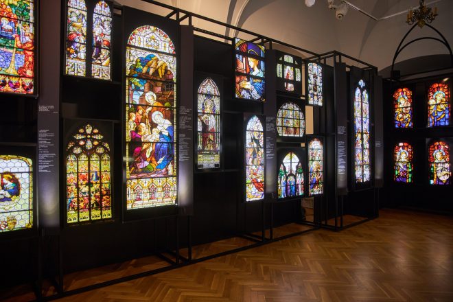 Prestiżowe nagrody dla szydłowieckiego muzeum za wyjątkową wystawę o witrażach