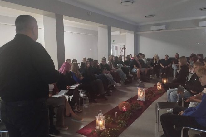 Narodowe Czytanie w powiecie szydłowieckim. Lokalne szkoły wspólnie czytały „Dziady”