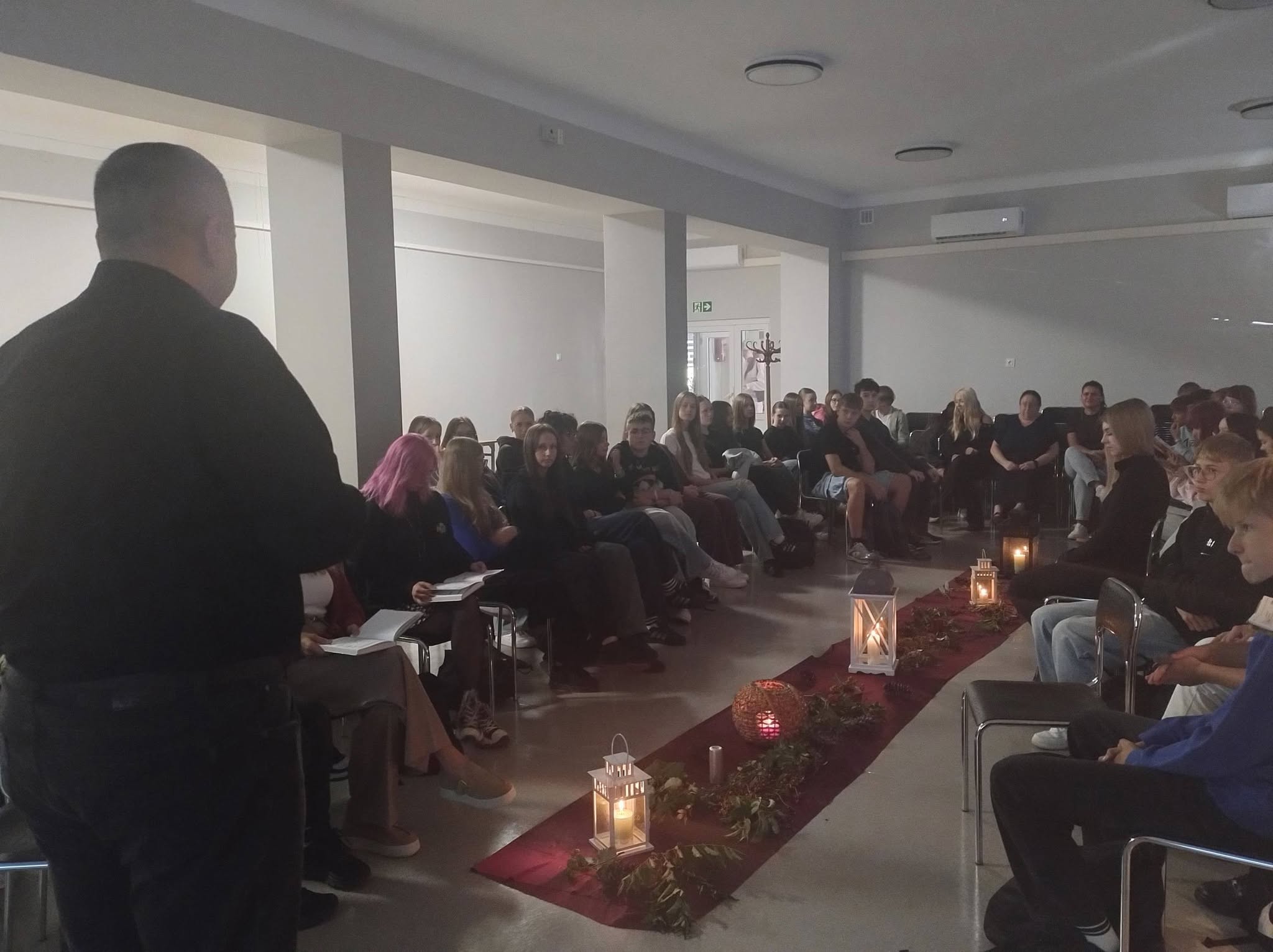 Narodowe Czytanie w powiecie szydłowieckim. Lokalne szkoły wspólnie czytały „Dziady”